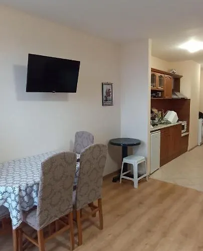 чудесно място с басейн 