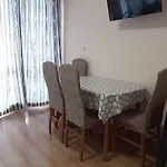 чудесно място с басейн 