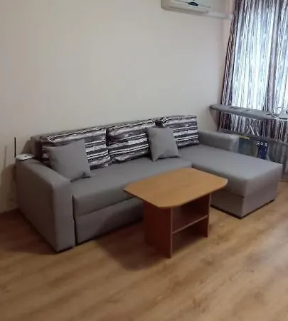 Lejlighed чудесно място с басейн 