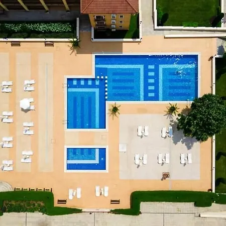 чудесно място с басейн 