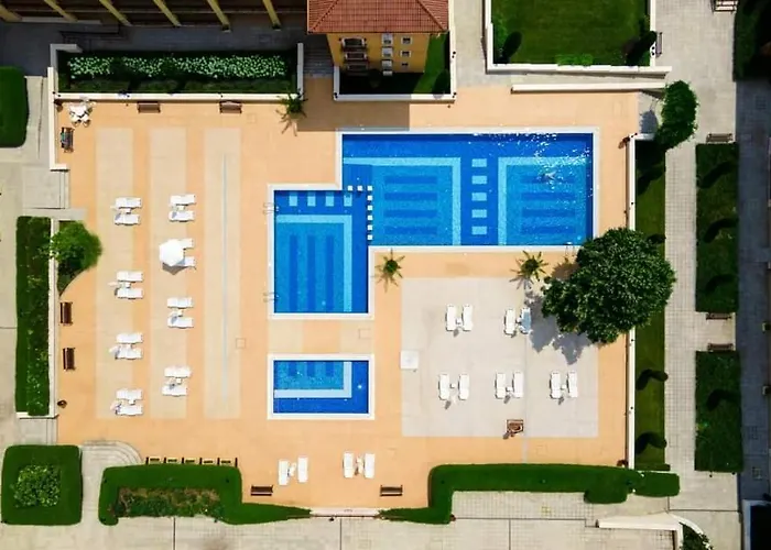 чудесно място с басейн 